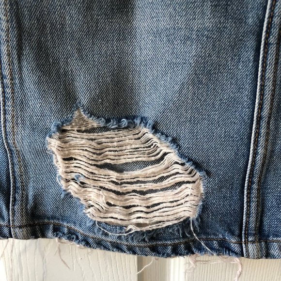 Reformation Sami Distressed Jean Skirt Size 25 - Picture 5 of 9